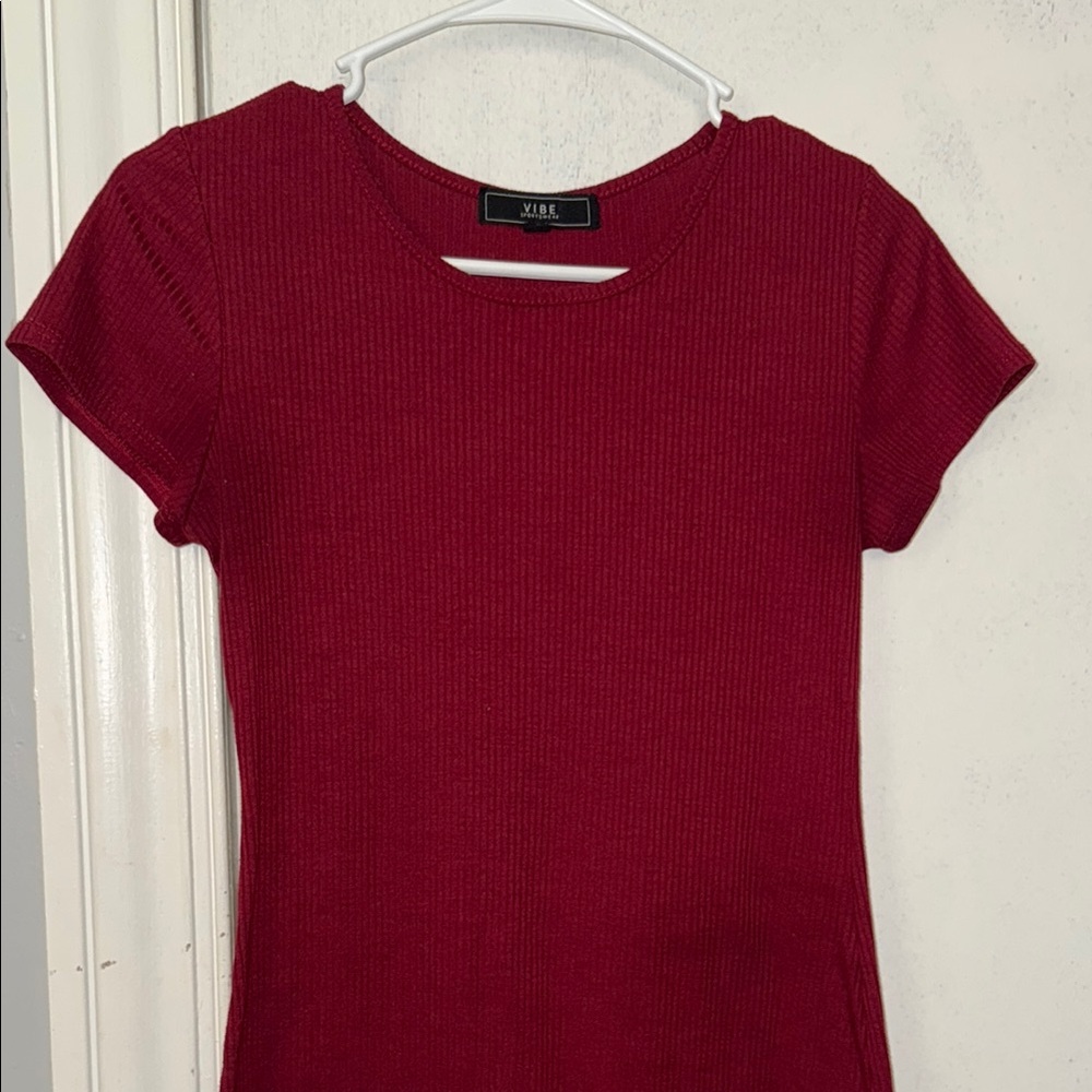 Red short - sleeve dress